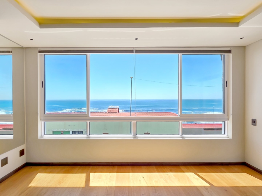 2 Bedroom Property for Sale in Sea Point Western Cape